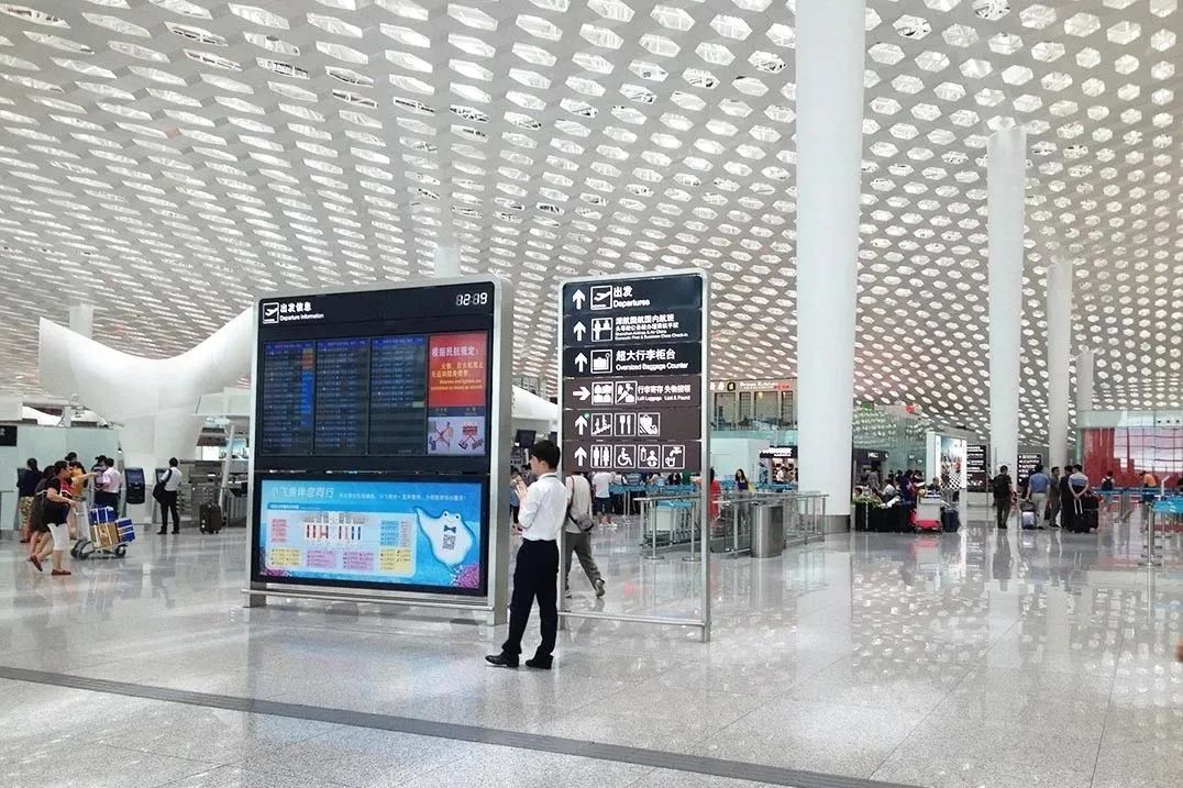 廣告機(jī)工廠機(jī)場廣告機(jī)信息發(fā)布大屏